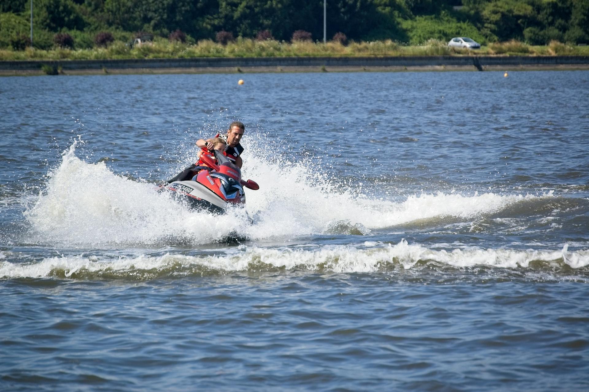recherche jet ski